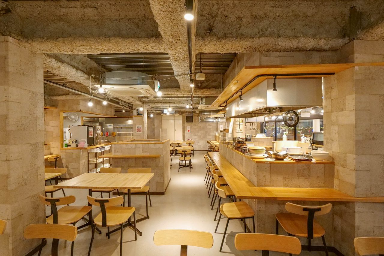 天文館かごしま横丁 の内観